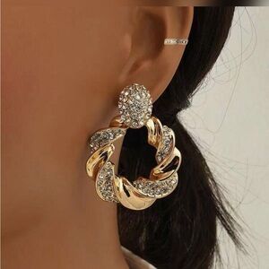 Elegant Gold Plated Crystal Hoop Earrings nwt
